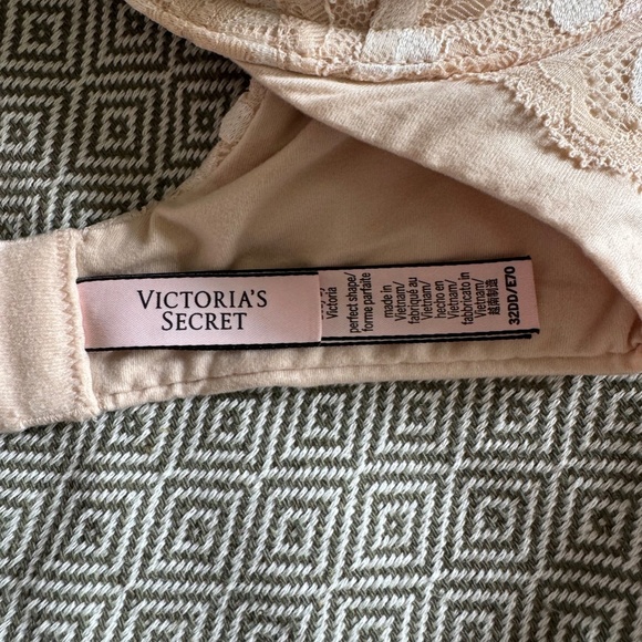 Lot of 3 Victoria's Secret Bras - Picture 4 of 4